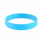 Pulsera de silicona hecha a medida para eventos 100% personalizable color azul cian septima vista