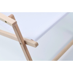 Tumbona de madera hecha a medida con reposabrazos hecha en UE color blanco quinta vista