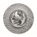 Pin metálico redondo hecho a medida para personalizar a todo color color plateado tercera vista