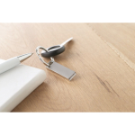 Memoria USB pequeña de zinc hecha a medida con detalle rectangular color plateado