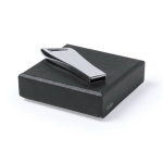 USB de metal con diseño innovador y ranura para colgarlo color plateado brillante primera vista