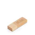 USB hecho a medida con carcasa de madera de bambú y con tapón color natural vista principal