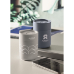 Vaso de plástico y silicona con tapa corredera 330ml color gris vista bodegón principal