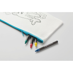 Estuche infantil non woven coloreable con 4 lápices color azul claro vista fotografía cuarta vista