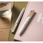 Bolígrafo giratorio de aluminio reciclado y bambú tinta azul color blanco vista bodegón principal