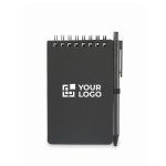 Libreta hidrófuga con cubierta de plástico y bolígrafo color negro vista de impresión