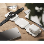 Base de carga magnética de ABS con hubs USB integrados 15W color blanco vista bodegón