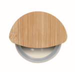 Cortador de pizza redondo con mango de bambú y protector color madera tercera vista