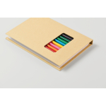 Set de dibujo infantil con papel kraft y 12 lápices de colores color beige vista fotografía quinta vista