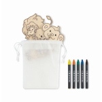 Set de pintura infantil con colgadores de madera y lápices color blanco quinta vista