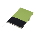 Libreta de RPET con detalle de PU en la parte baja A5 hojas a rayas cuarta vista