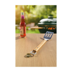 Espátula de barbacoa con abrebotellas y mango de madera octava vista