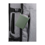 Libreta mini con borde en espiral y bolígrafo de tinta negra color verde jaspeado vista detalle 1