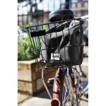 Bolsa térmica enrollable hermética y ecológica Black & Blum 6.7L color negro vista de ambiente 3