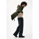 Chaqueta impermeable acolchada unisex modern fit 95 g/m² Iqoniq Thelon color caqui tercera vista con modelo