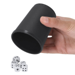 Juego de dados con cubilete de plástico textura rugosa segunda vista