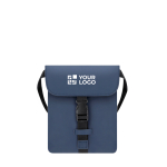 Bandolera de cuero sintético con bolsillo central y cierre hebilla vista principal