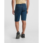 Bermuda vaquera de algodón unisex con bolsillos multiusos 370g/m² Roly color azul vaquero cuarta vista de uso
