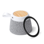 Altavoz inalámbrico con cuerpo de bambú y soporte magnético 5W color gris claro primera vista de uso