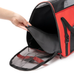 Mochila de RPET para mascotas con rejilla y base reforzada color rojo vista detalle 2