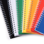 Bloc de notas con anillas en plástico reciclado A5 hojas a cuadros color amarillo vista detalle 1