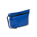 Neceser estanco con cremallera impermeable y asa extraíble color rojo primera vista de uso