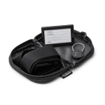 Set de viaje 3 en 1 con candado a contraseña y funda de cremallera color negro primera vista de uso