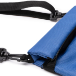 Nevera para botellas con bandolera y cierre cremallera 1L color rojo vista detalle 2