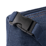 Nevera con tejido vaquero e interior isotérmico con asa con hebilla color azul vaquero vista detalle 1