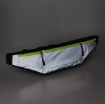 Riñonera reflectante para corredores con cremallera y malla trasera color gris quinta vista