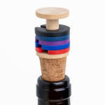 Tapón de corcho para botella con anillos de colores marcacopas