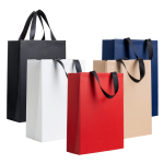 Bolsa de papel premium en acabado mate con asas de tela resistente 7kg vista con varios colores