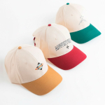 Gorra deportiva bicolor estructurada en 6 paneles de algodón 250 g/m2 vista 1