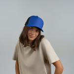 Gorra trucker ecológica de 5 paneles con protección solar UPF50 vista 2