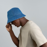 Sombrero tipo panamá en denim de algodón reciclado teñido con DyStar® vista 5