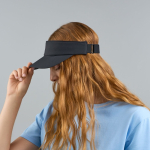 Visera ligera con banda elástica ajustable y tejido DryTech vista 2