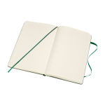 Libreta de formato grande con cierre elástico Moleskine hojas a rayas color verde cuarta vista