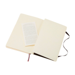 Libreta de tapa blanda y flexible Moleskine Classic hojas a cuadros color negro tercera vista trasera