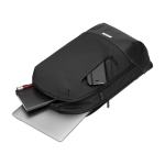 Mochila con compartimentos y espalda en malla Moleskine Metro 15” color negro tercera vista