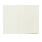 Libreta XL vegana con efecto pitón Moleskine Vegea Boa hojas a rayas color negro cuarta vista