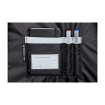 Mochila fina cierre magnético y cremallera Moleskine Metro Slim 15” color negro vista detalle 2