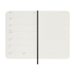 Agenda semanal de bolsillo con tapa blanda y cierre elástico Moleskine color negro cuarta vista