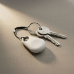 Localizador antipérdida compacto ideal para las llaves y maletas color blanco tercera vista