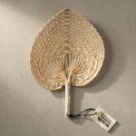 Abanico de paja en forma de hoja con etiqueta para personalizar color natural cuarta vista