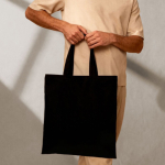 Bolsa de poliéster con asas largas y capacidad de carga de 12L color negro quinta vista