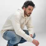 Sudadera de algodón orgánico unisex con capucha 300g/m² color beige vista de ambiente