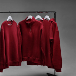 Sudadera de algodón orgánico unisex con cremallera 1/4 340g/m² Malibu vista de ambiente