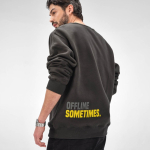 Sudadera de algodón orgánico unisex con cuello redondo 340g/m² Nazaré color lila vista de ambiente
