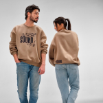 Sudadera de algodón orgánico unisex oversize 340g/m² Whitehaven color marrón claro tercera vista de ambiente