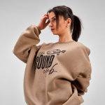 Sudadera de algodón orgánico unisex oversize 340g/m² Whitehaven color marrón claro cuarta vista de ambiente